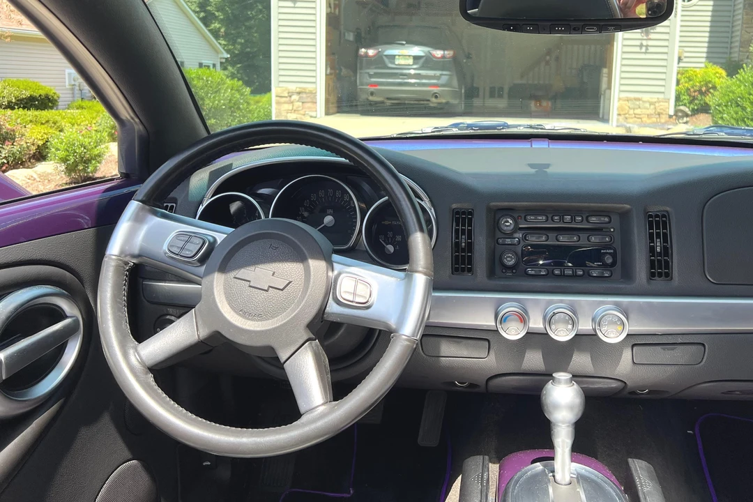 2004 Chevrolet SSR - Image 27 of 31