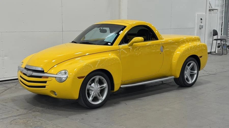 2004 Chevrolet SSR - Image 4 of 12