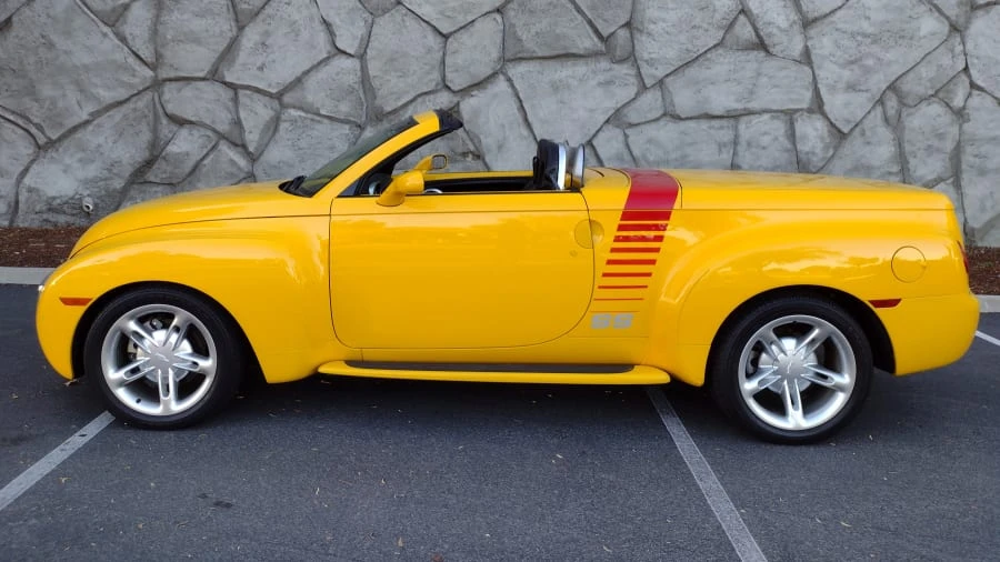 2004 Chevrolet SSR - Image 14 of 17