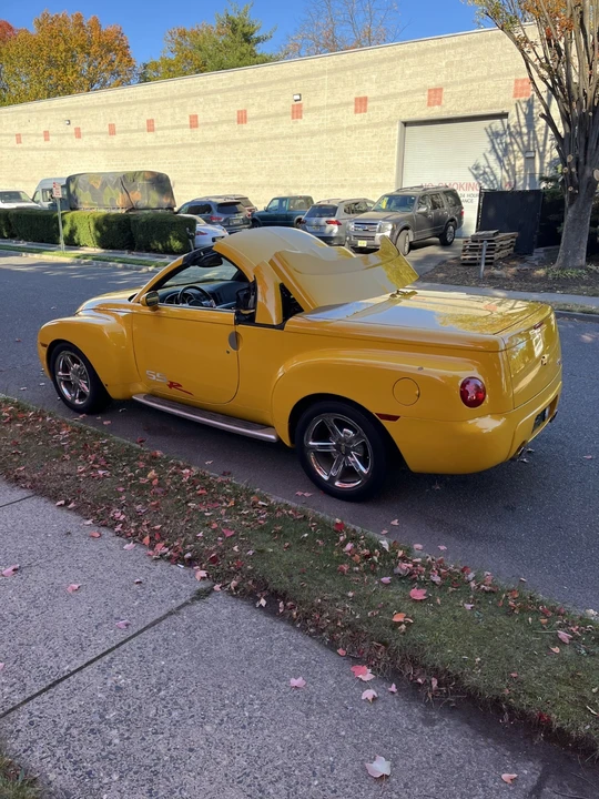2004 Chevrolet SSR - Image 18 of 20