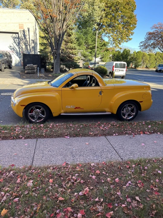 2004 Chevrolet SSR - Image 15 of 20