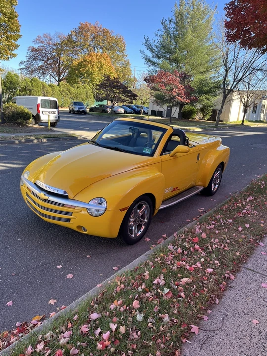 2004 Chevrolet SSR - Image 2 of 20