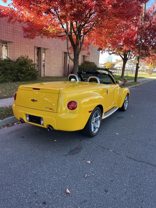 2004 Chevrolet SSR - Image 6 of 20