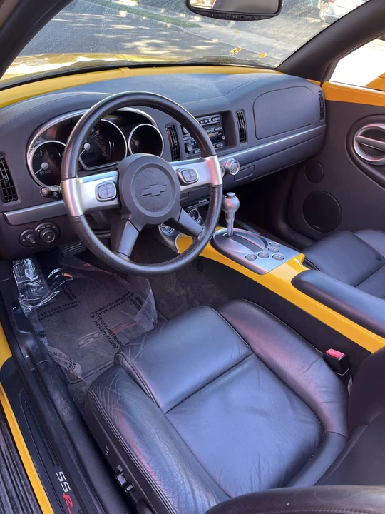 2004 Chevrolet SSR - Image 10 of 20