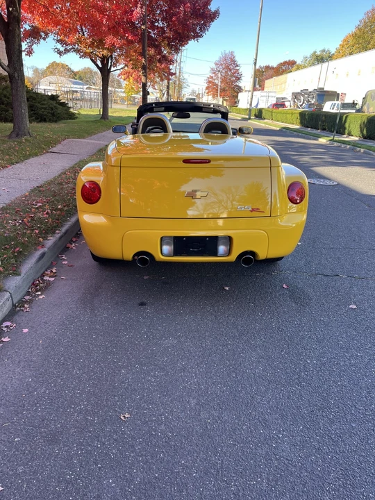 2004 Chevrolet SSR - Image 5 of 20