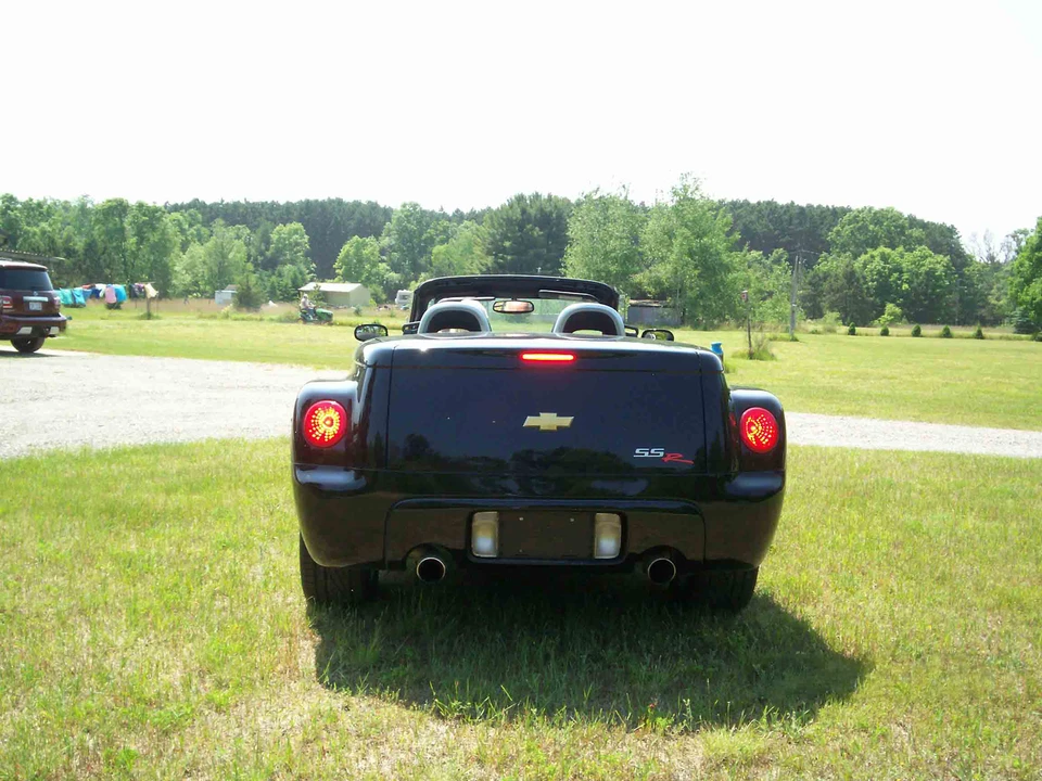 2004 Chevrolet SSR - Image 5 of 31
