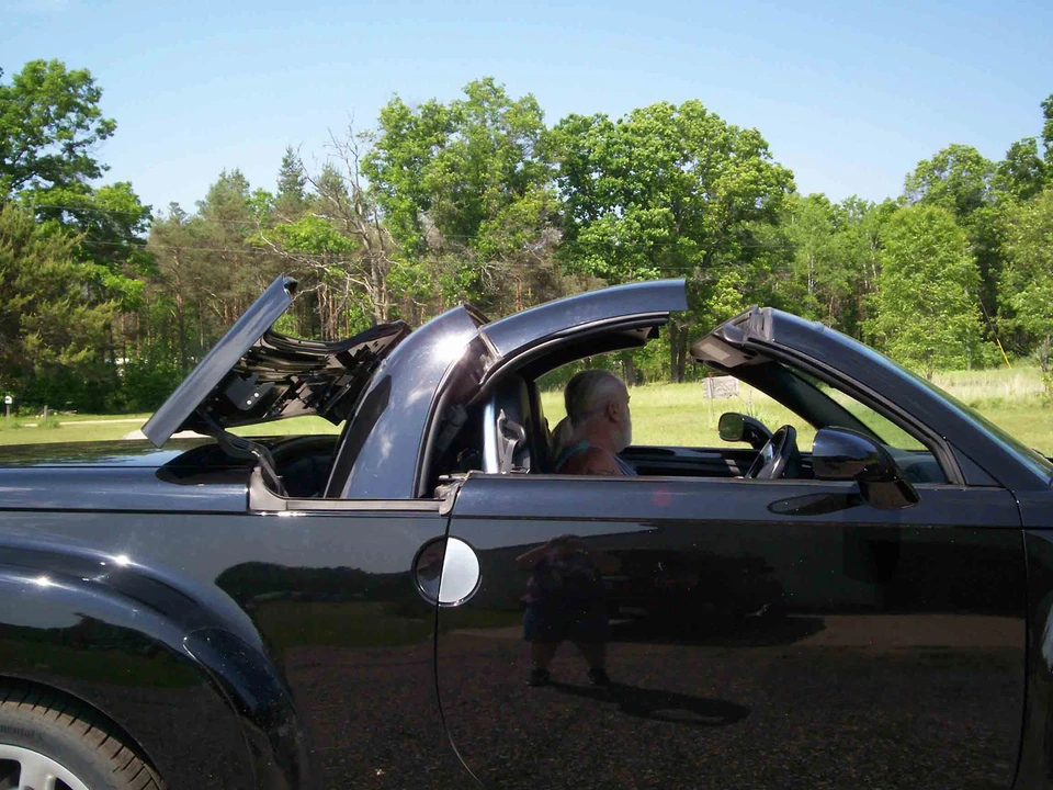 2004 Chevrolet SSR - Image 29 of 31