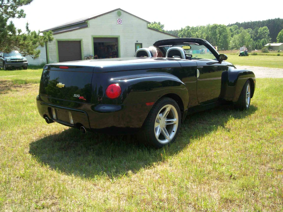 2004 Chevrolet SSR - Image 12 of 31