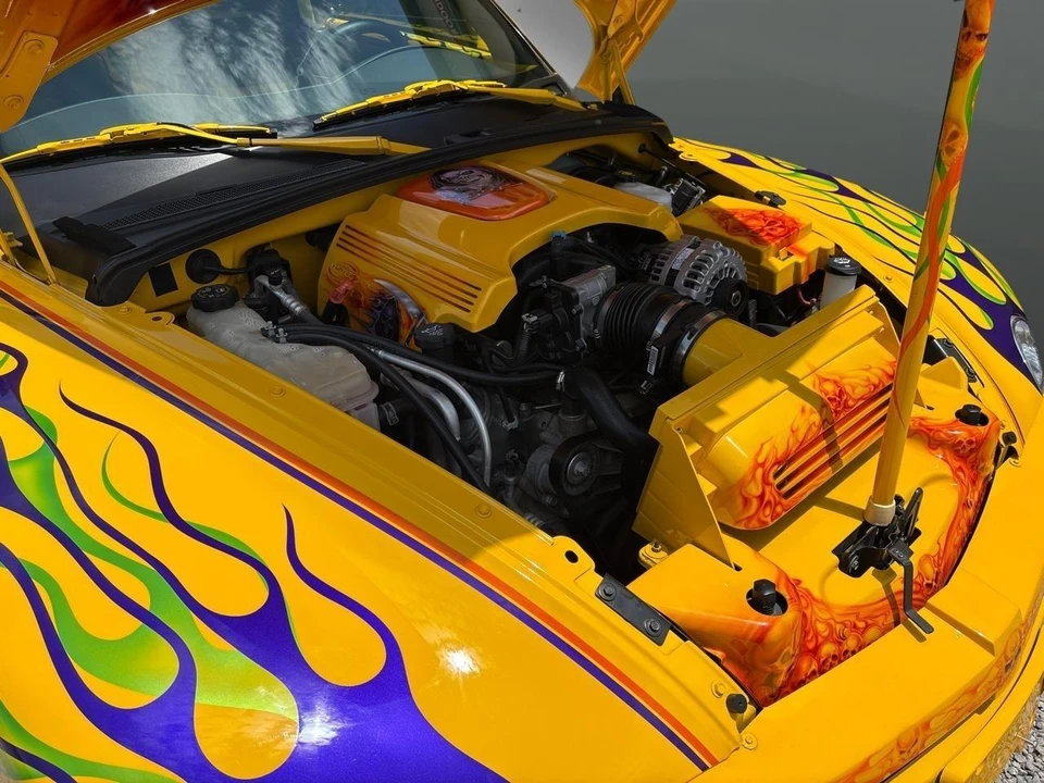 2004 Chevrolet SSR - Image 25 of 31
