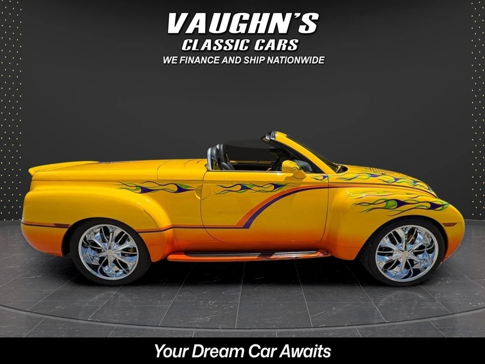 2004 Chevrolet SSR - Image 15 of 31