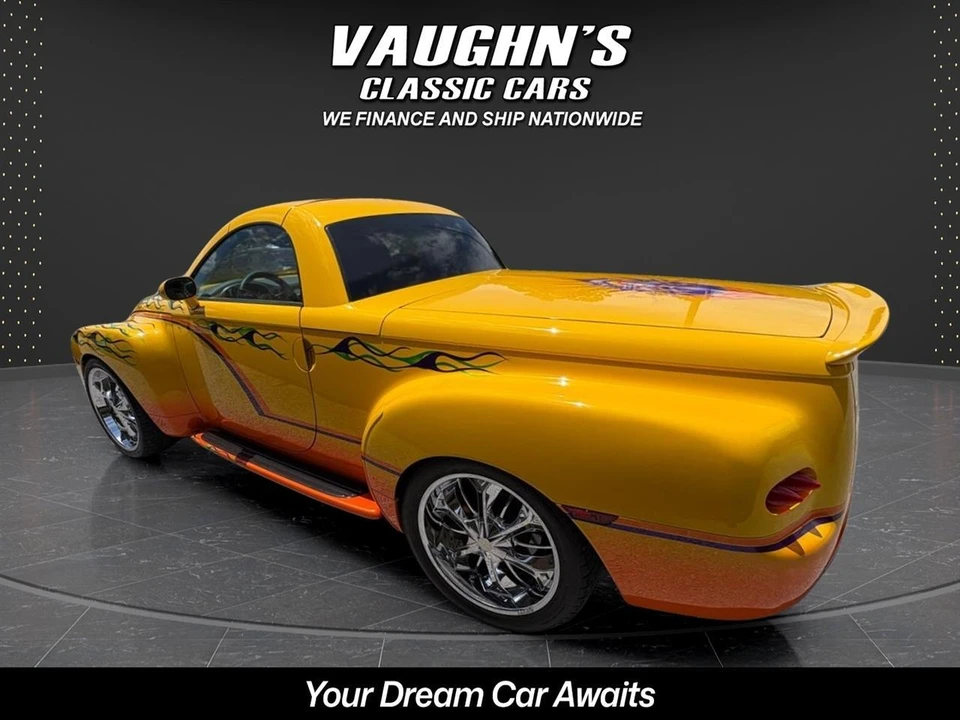 2004 Chevrolet SSR - Image 7 of 31