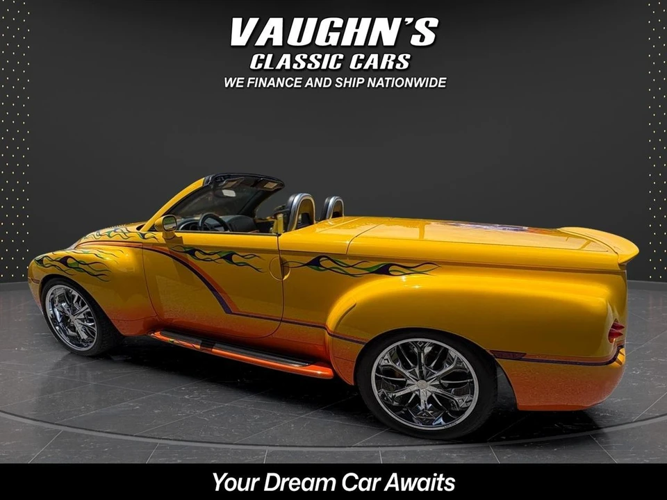 2004 Chevrolet SSR - Image 14 of 31