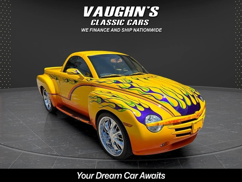 2004 Chevrolet SSR - Image 2 of 31