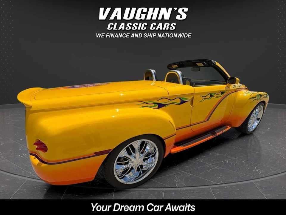 2004 Chevrolet SSR - Image 16 of 31