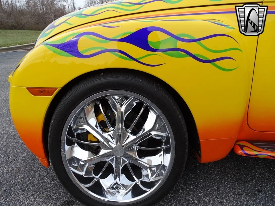 2004 Chevrolet SSR - Image 15 of 21