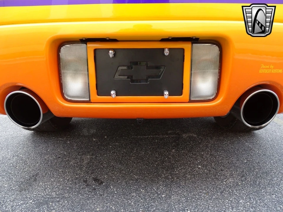 2004 Chevrolet SSR - Image 18 of 21