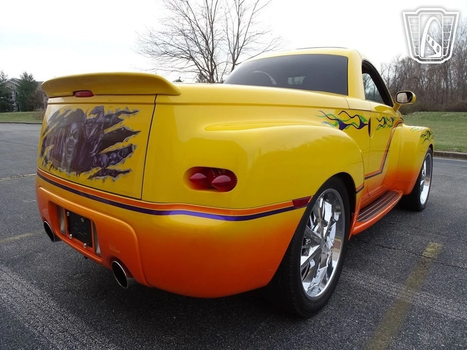2004 Chevrolet SSR - Image 17 of 21