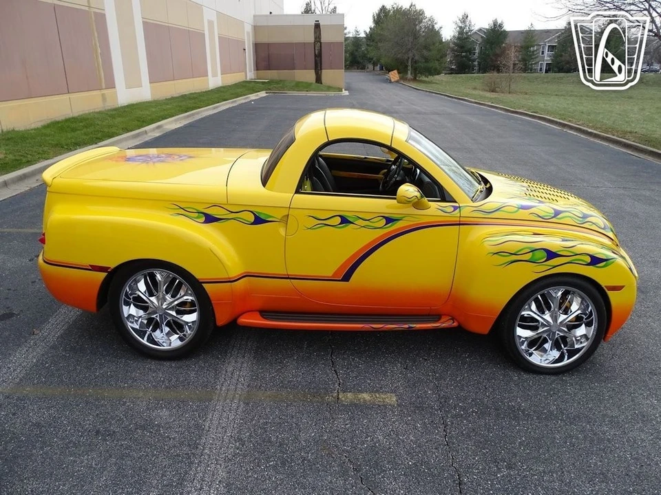 2004 Chevrolet SSR - Image 19 of 21