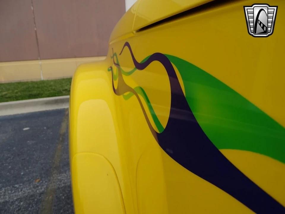 2004 Chevrolet SSR - Image 17 of 21