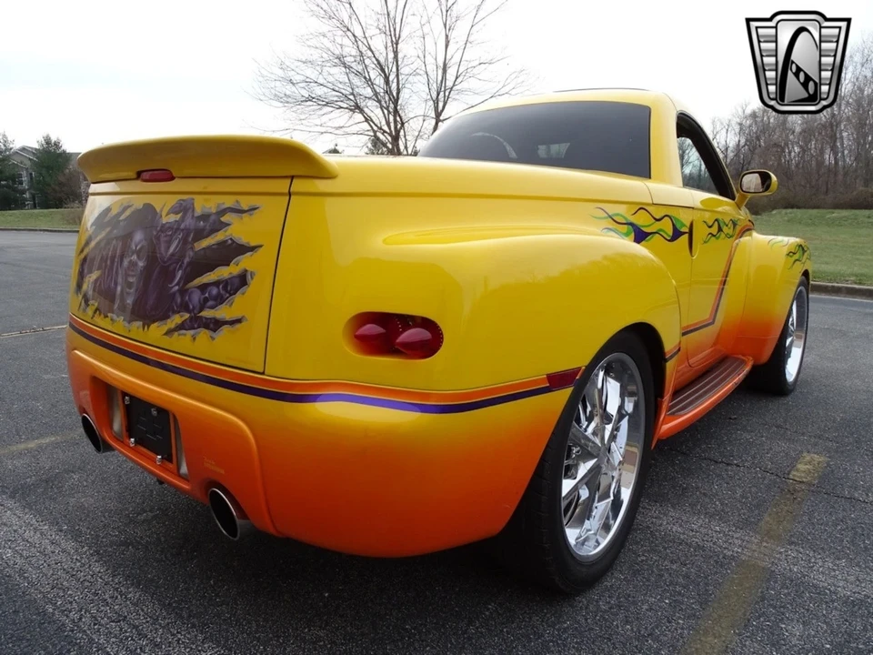 2004 Chevrolet SSR - Image 8 of 12