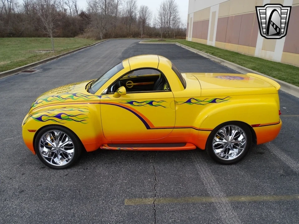 2004 Chevrolet SSR - Image 4 of 12