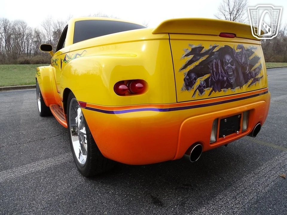 2004 Chevrolet SSR - Image 11 of 21
