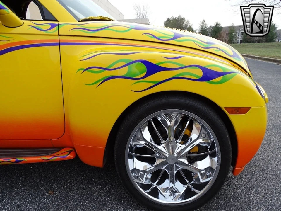 2004 Chevrolet SSR - Image 16 of 21