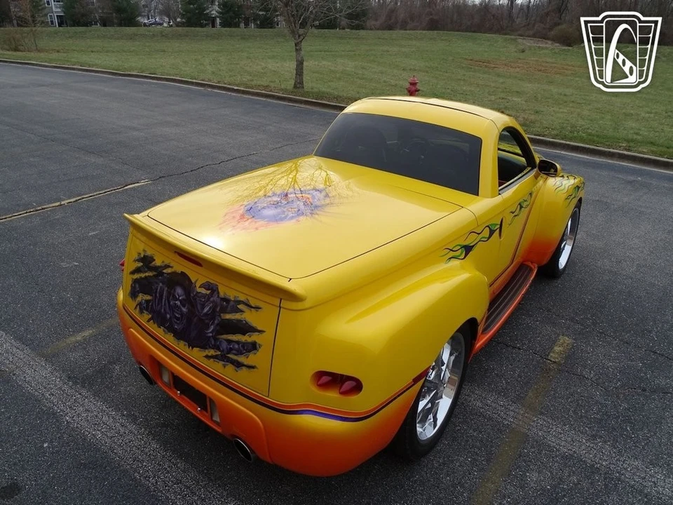 2004 Chevrolet SSR - Image 16 of 31