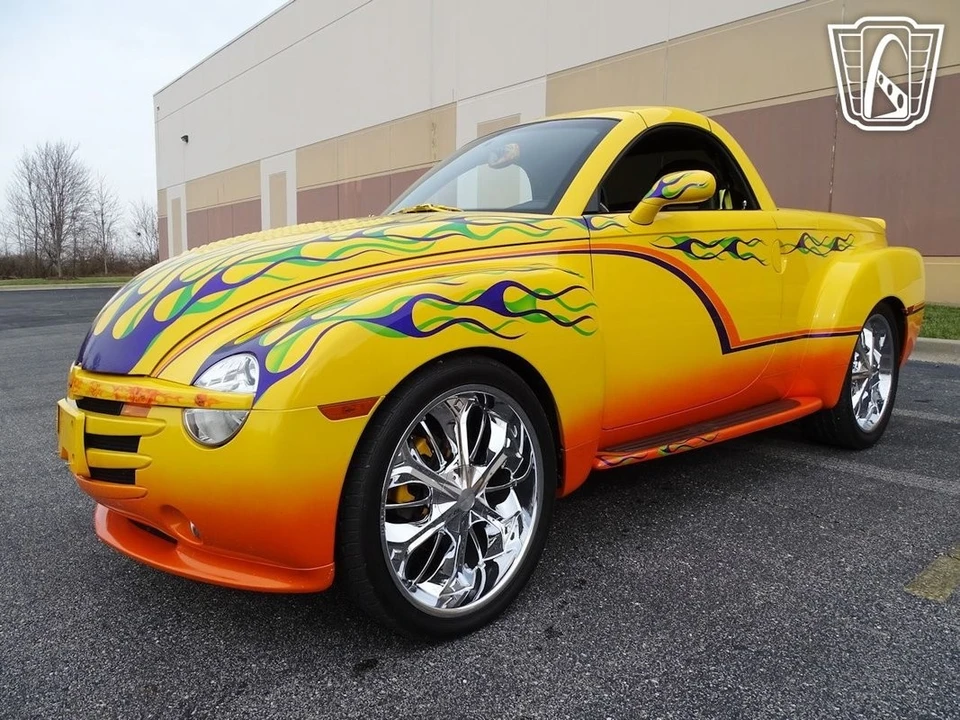 2004 Chevrolet SSR - Image 5 of 21
