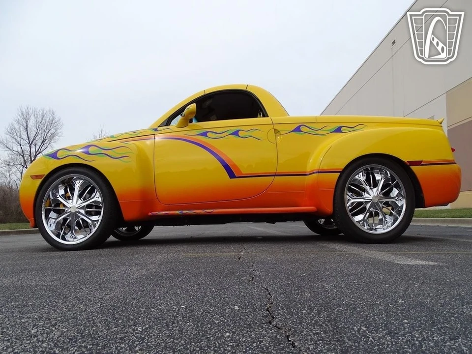 2004 Chevrolet SSR - Image 9 of 21