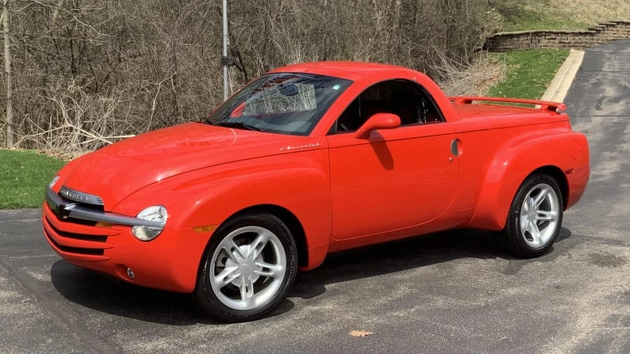 2004 Chevrolet SSR - Image 2 of 20
