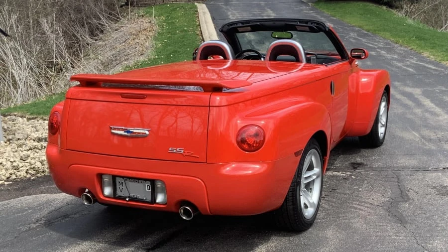 2004 Chevrolet SSR - Image 11 of 20