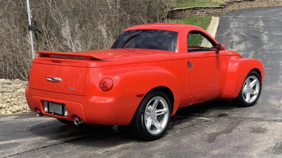 2004 Chevrolet SSR - Image 18 of 20