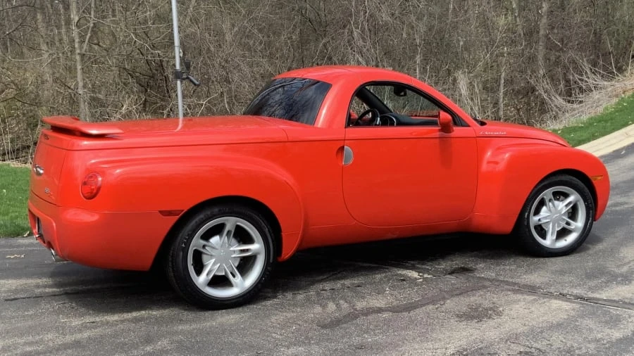 2004 Chevrolet SSR - Image 19 of 20