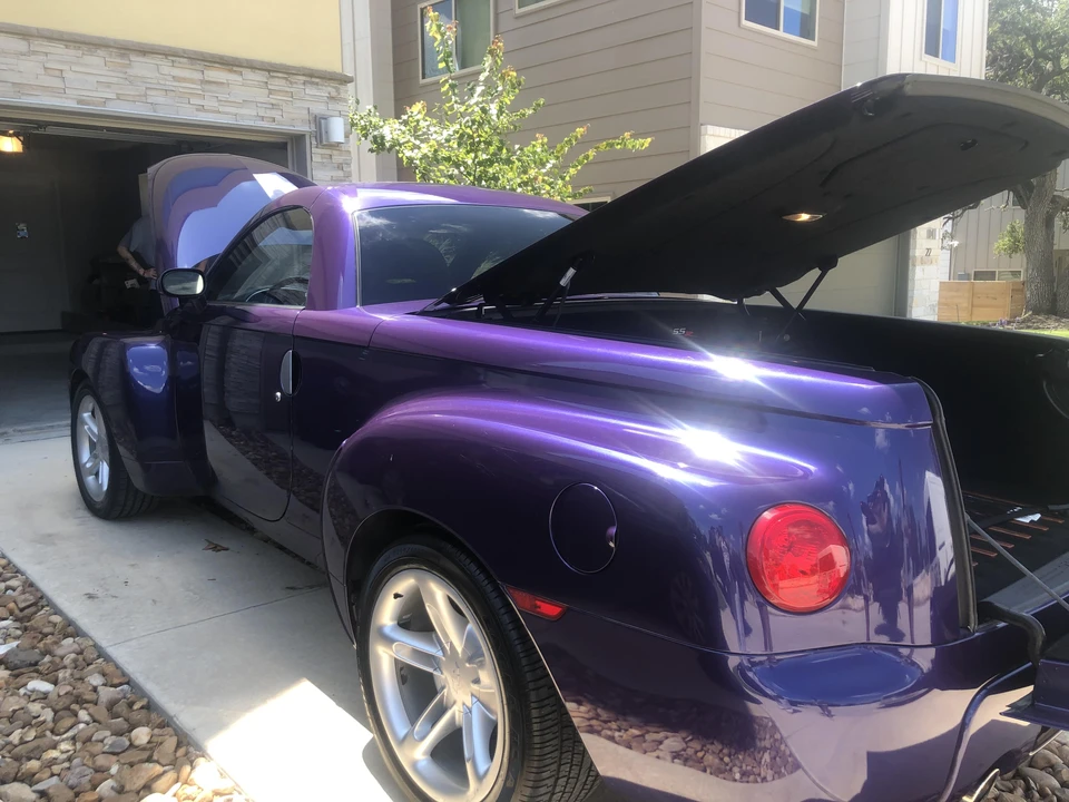 2004 Chevrolet SSR - Image 8 of 10