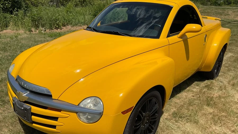 2004 Chevrolet SSR - Image 8 of 12