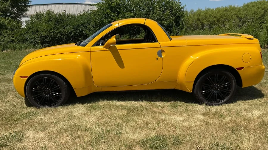 2004 Chevrolet SSR - Image 9 of 12