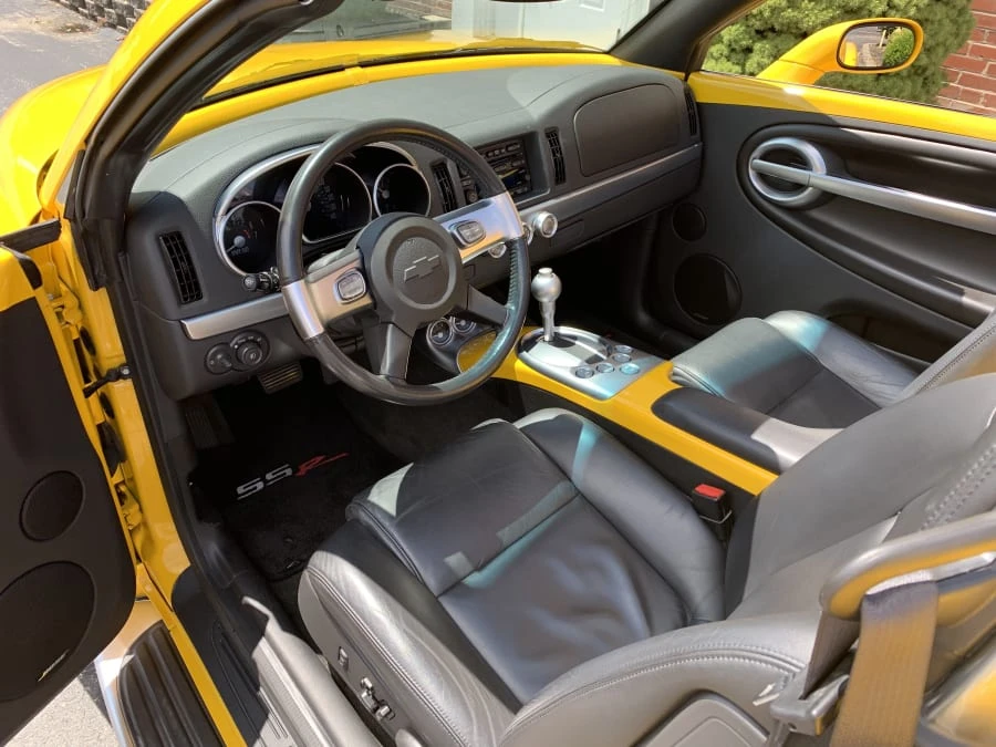 2004 Chevrolet SSR - Image 4 of 10