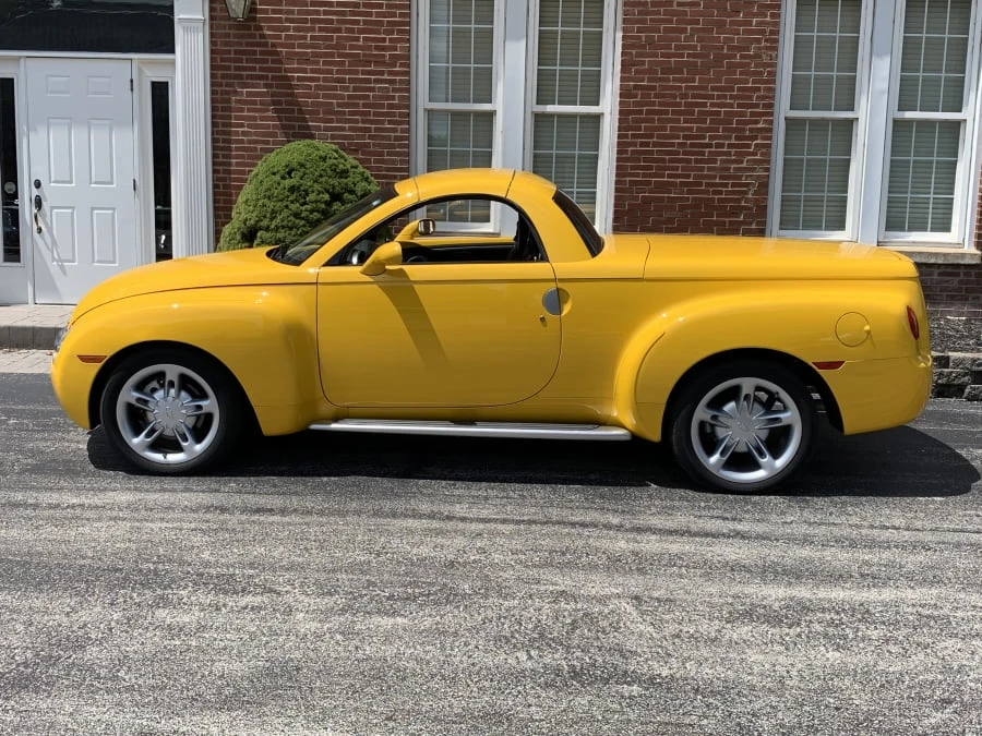 2004 Chevrolet SSR - Image 9 of 10