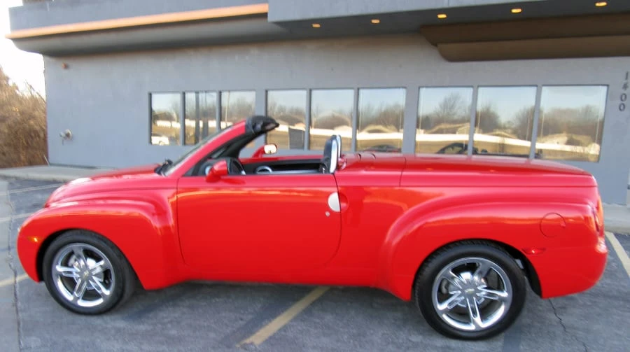 2004 Chevrolet SSR - Image 3 of 8