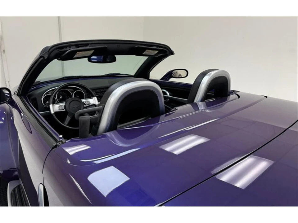 2004 Chevrolet SSR - Image 21 of 31