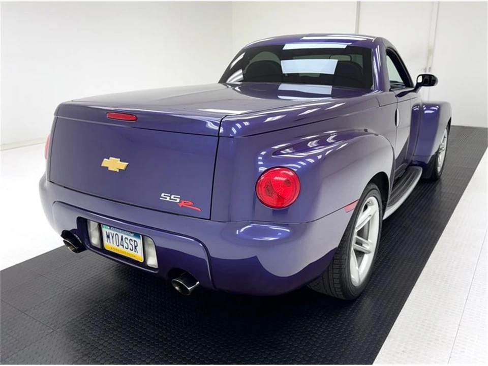 2004 Chevrolet SSR - Image 8 of 31