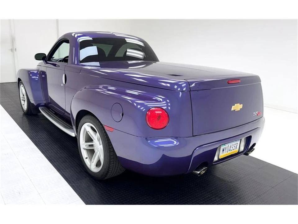 2004 Chevrolet SSR - Image 5 of 31