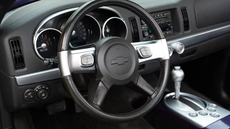 2004 Chevrolet SSR - Image 27 of 31