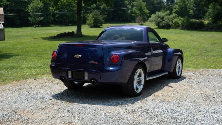 2004 Chevrolet SSR - Image 24 of 31