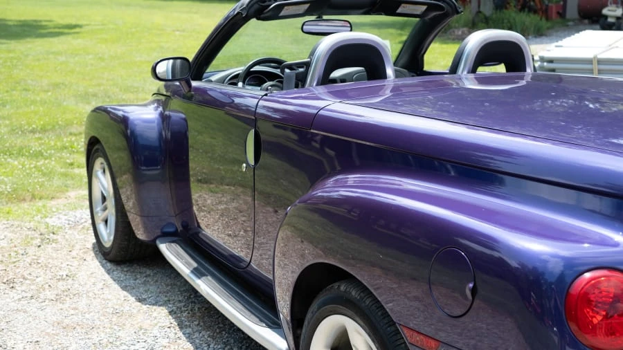 2004 Chevrolet SSR - Image 19 of 31