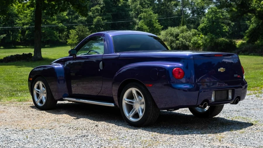 2004 Chevrolet SSR - Image 8 of 31