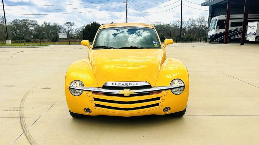 2004 Chevrolet SSR - Image 4 of 31