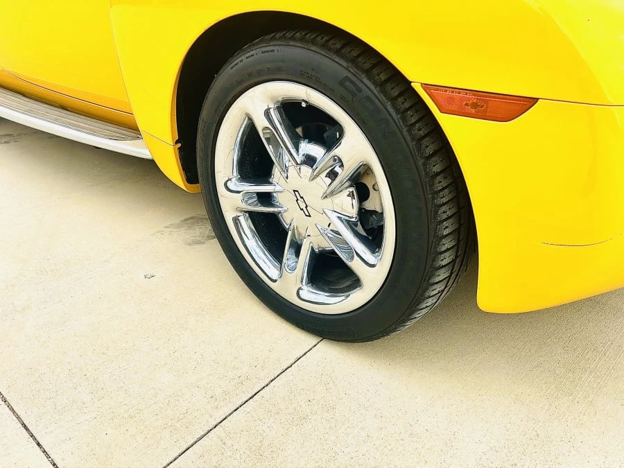 2004 Chevrolet SSR - Image 13 of 31