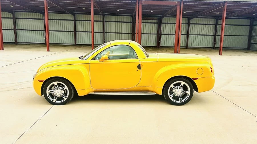 2004 Chevrolet SSR - Image 17 of 31